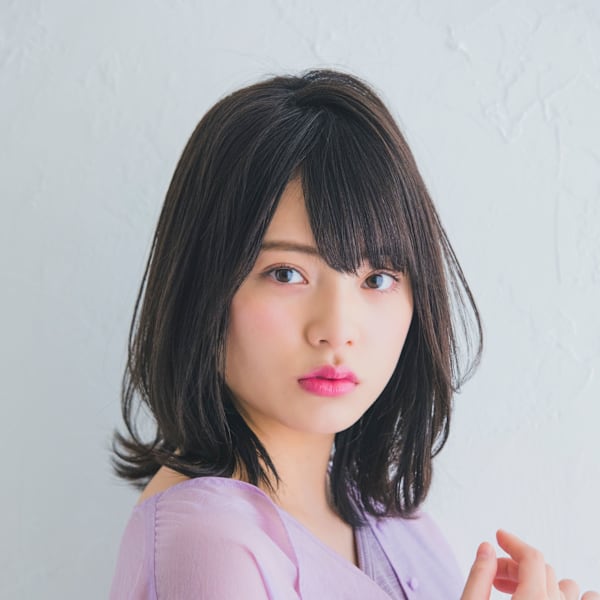 暗髪でも◎愛されミディアム