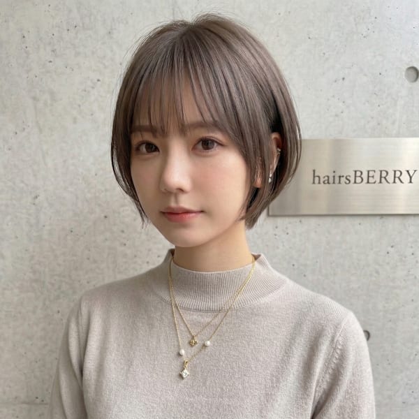 大人可愛い丸みショートボブ×透明感グレージュで小顔見せ叶う