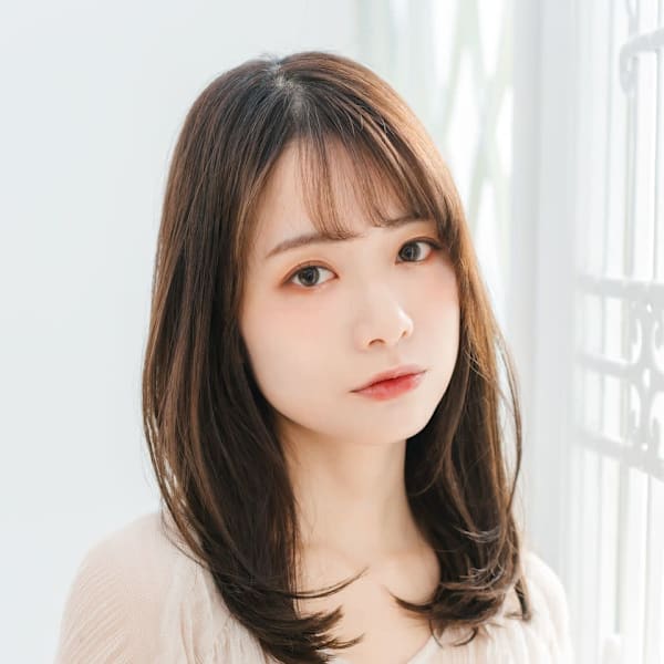 フェミニンワンカールセミロング
