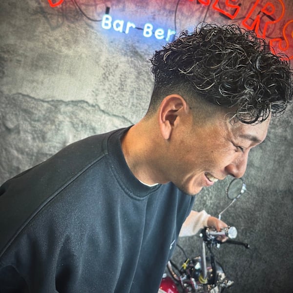 WHISKERS BARBER SHOP×スタイル