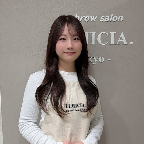 眉毛/アイブロウサロンLUMICIA.-TOKYO-大阪天王寺店【眉毛専門店】【マユゲ アイブロウサロン ルミシアトウキョウ オオサカテンノウジテン マユゲセンモンテン】のスタッフ紹介。リサ マユゲ