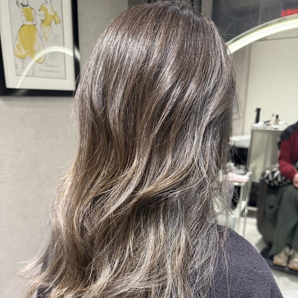 ブルーハイライト、ナチュラルレイヤー|TAKAHASHI  HAIR&SPA  六本木店 【タカハシ ヘアアンドスパ】