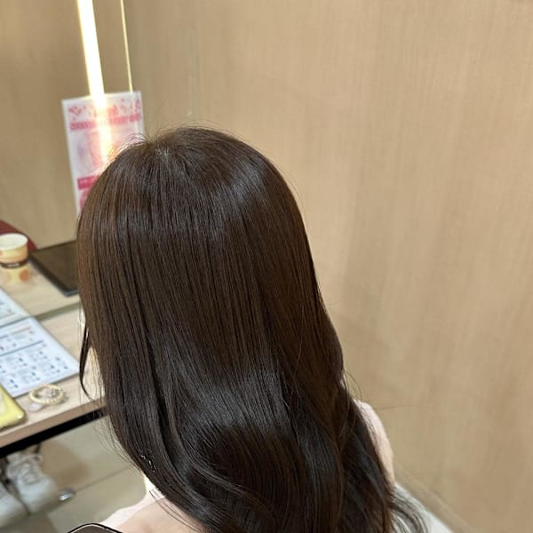 【伊勢原】イルミナカラー+髪質改善で叶える透明感オリーブ