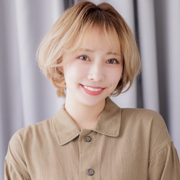 コーラルベージュブロンド金髪レイヤーショートボブ10代20代