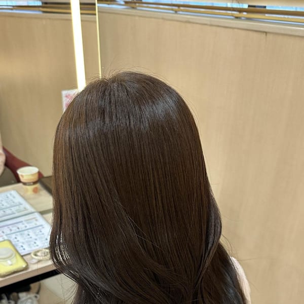 【伊勢原】イルミナカラー+髪質改善で叶える透明感オリーブ