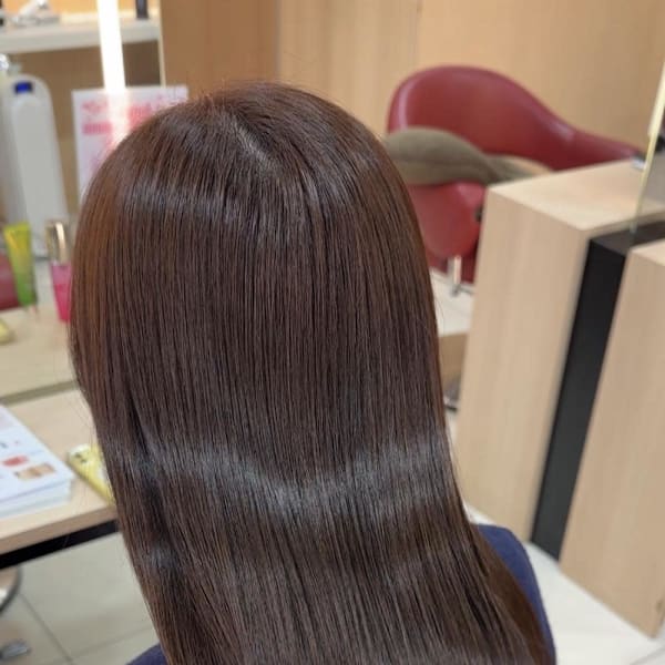 【伊勢原】イルミナカラー+髪質改善で叶える透明感オリーブ