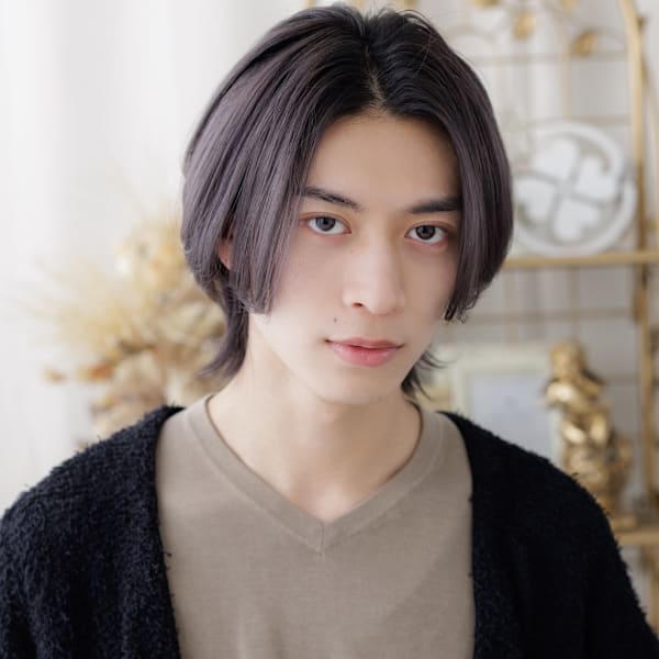 ナチュラルセンターパート小顔ハッシュカット　サンウォンヘア