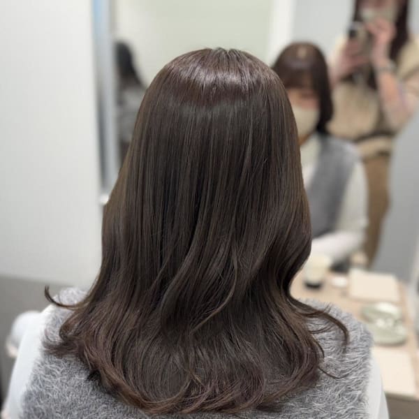 オリーブベージュ