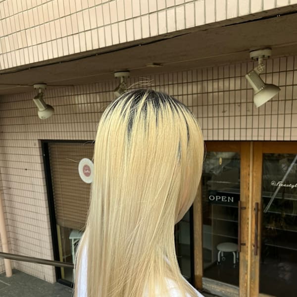 L'レイヤー(ローレイヤー×ツーブロック、シャギー)