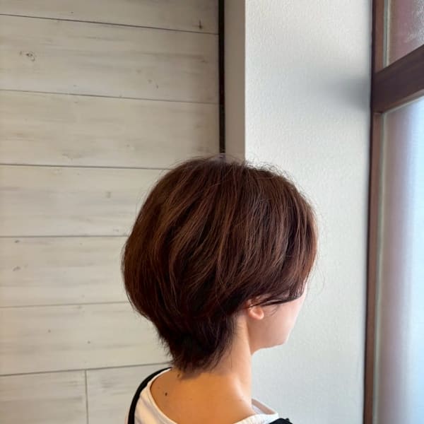 大人美シルエット×丸みショートボブ