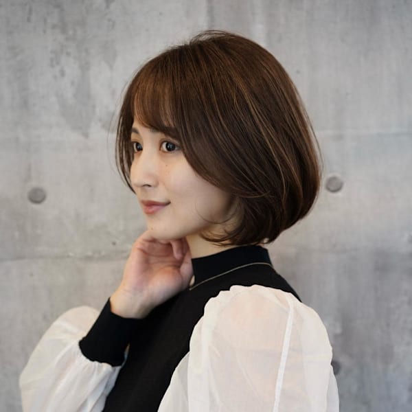20代30代40代/ひし形グラデーションボブ/くすみベージュ|eyesburg 清澄白河本店 ショート/白髪ぼかし/ショートボブ/レイヤー