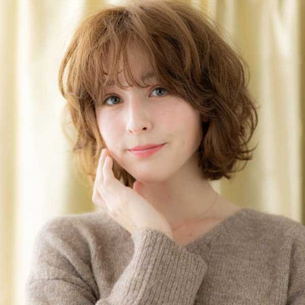 オレンジベージュブリーチなしゆるふわボブパーマ30代40代