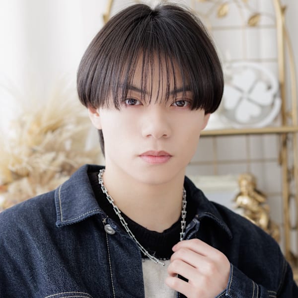 透明感ダークアッシュダウンバングショート サンウォンヘア