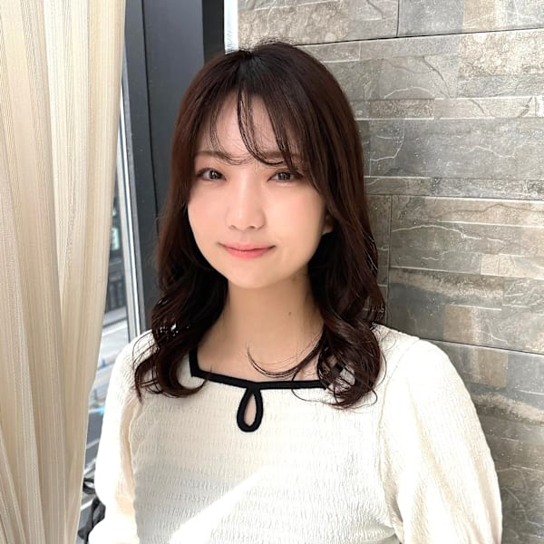 坂本　梨央|La Bless 大阪梅田サロン[LINKS前]