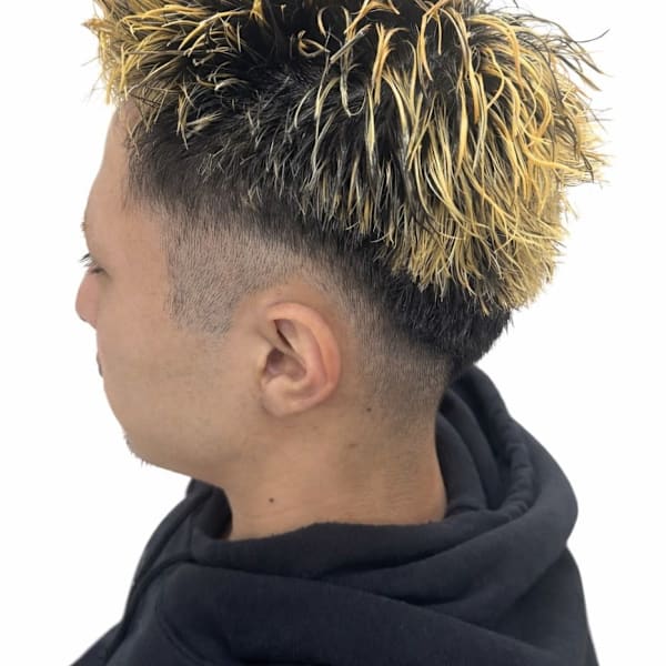 ブリーチ デザインカラー メッシュ イエローカラー フェード