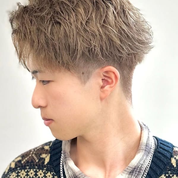 ミルクティーアッシュ ブリーチカラー メンズショート 束感