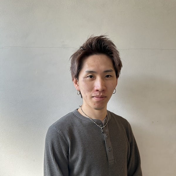 鄭 勇太|髪質改善fizelle 梅田茶屋町/髪質改善/髪質改善カラー/美髪質改善/レイヤー/顔周り