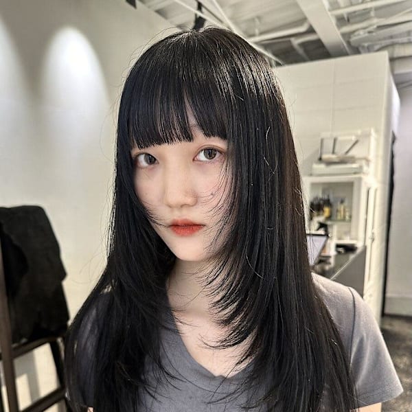 黒髪クラゲヘアーオリーブグレー小顔ココアベージュ丸型卵型ボブ