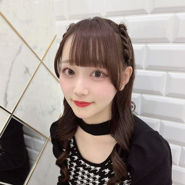 ぱっつん前髪×流しバング×編み上げハーフツイン＊まゆ