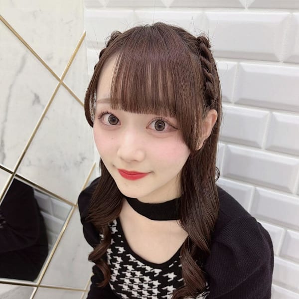 ぱっつん前髪×流しバング×編み上げハーフツイン＊まゆ