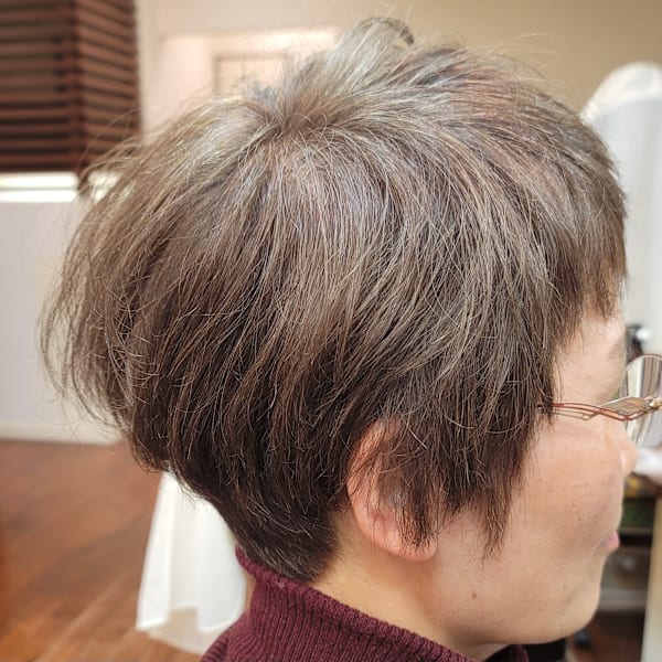 京都【白髪を魅せる】エイジング毛のショートヘア　白髪ぼかし|hair Qril