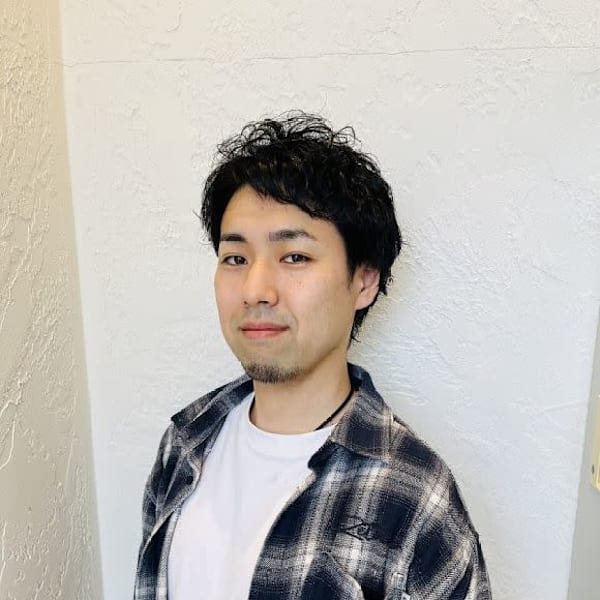 AUBE HAIR salla 仙台石巻店 【オーブ ヘアー サラ】【オーブ ヘアー サラセンダイイシノマキテン】のスタッフ紹介。高橋 慎太郎