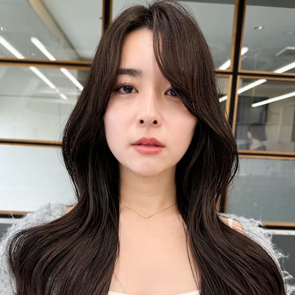 韓国ヘアロングくびレイヤーイメチェン小顔似合わせカット
