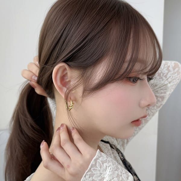 結べるレイヤーカットハッシュカット顔周りカット髪質改善表参道|Violet
