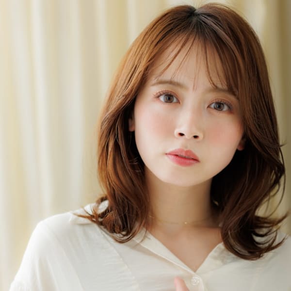 クラゲウルフくびれヘアミディアムレイヤーカット30代40代