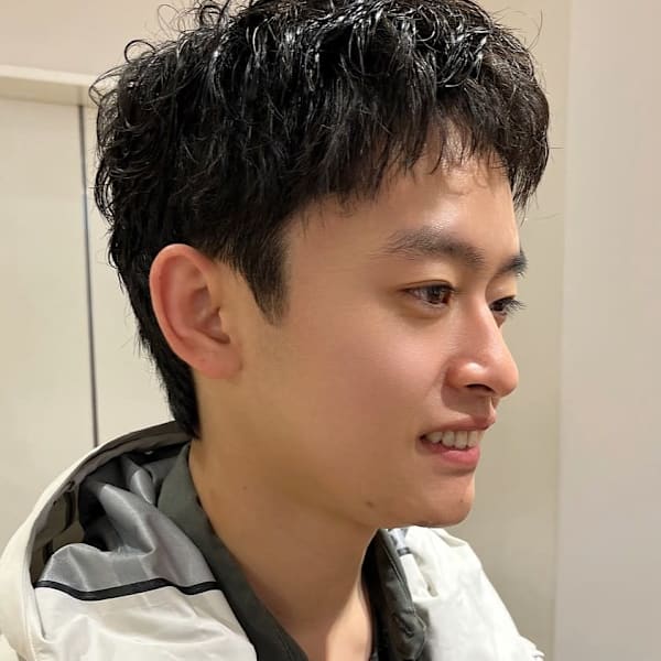 メンズパーマ ショートパーマ 黒髪 ニュアンスパーマ 束感|Ai WilL