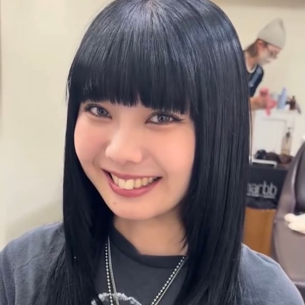 ワイドバングでモードな雰囲気|Sancha Salon