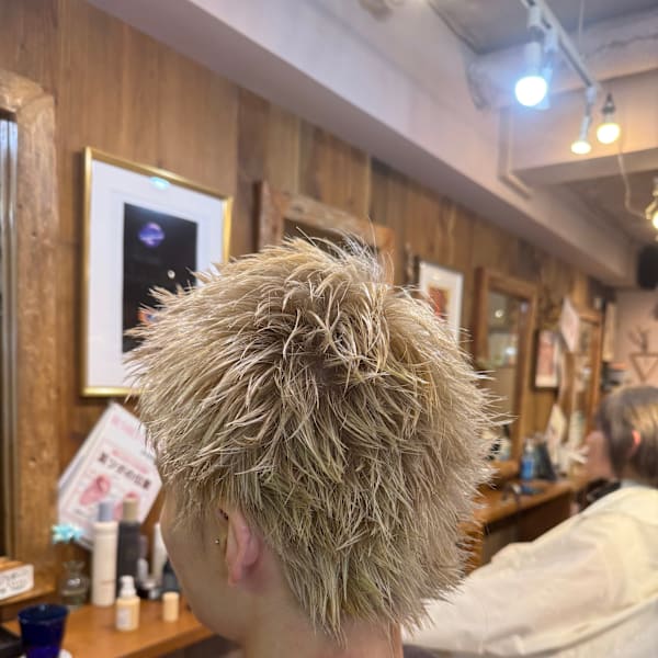 ブロンドスパイキーショート