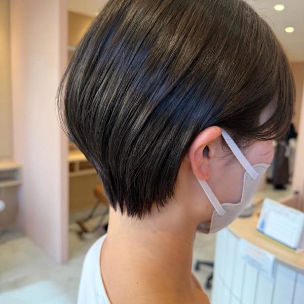 丸みとくびれのあるショートスタイル