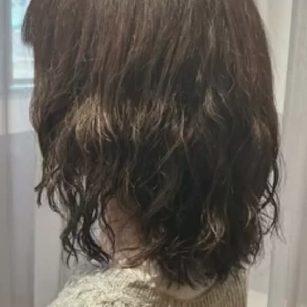 ミディアムパーマスタイル