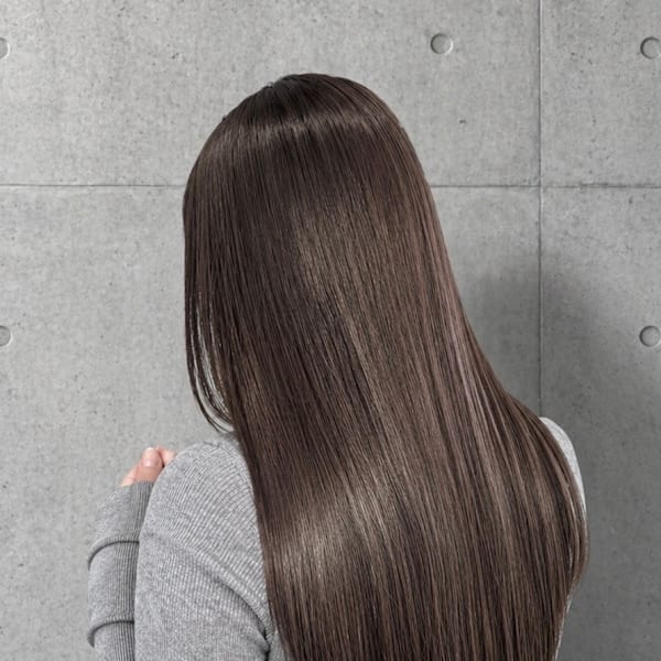 マイナス5歳の天使の輪。極上の艶めき黒髪ストレート