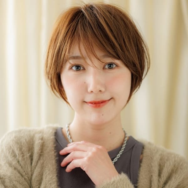 ブリーチなし透明感コーラルベージュ丸みショート20代30代