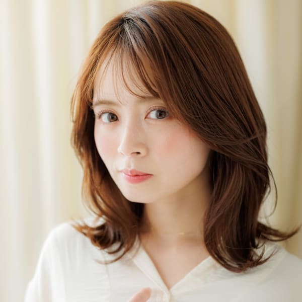 クラゲウルフくびれヘアミディアムレイヤーカット30代40代