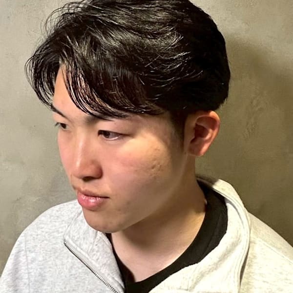 ツーブロック 毛流れパーマ ハーフアップバング 黒髪 20代