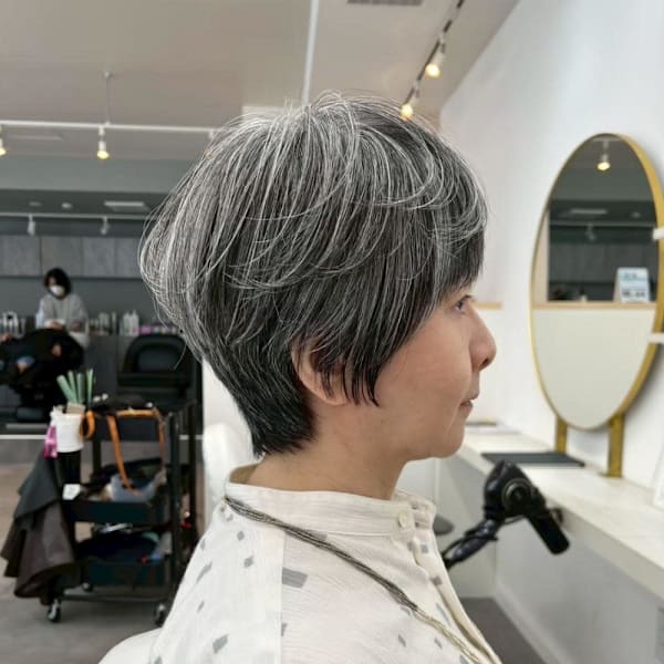 大人可愛い40代50代60代くびれショート白髪ぼかし