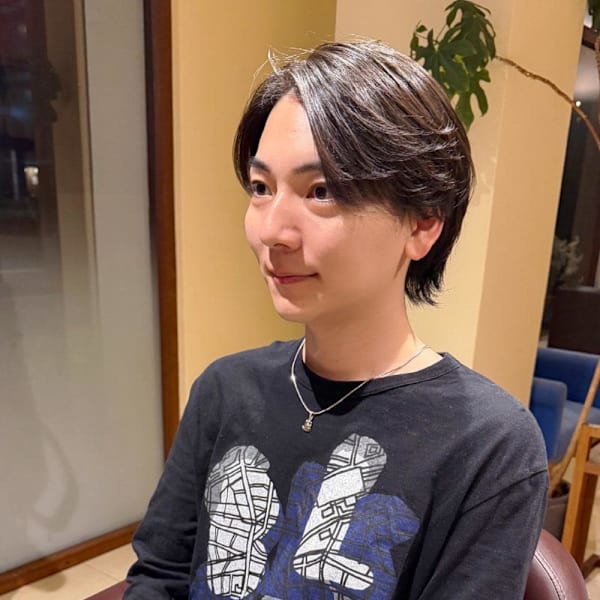 襟足長めのウルフスタイル