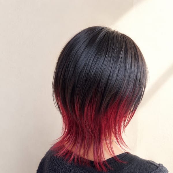 ブラックレッド×ウルフ裾カラー