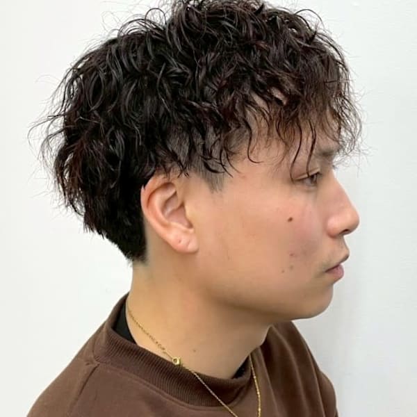ツーブロック スパイラルパーマ 束感 ブラウンカラー 20代