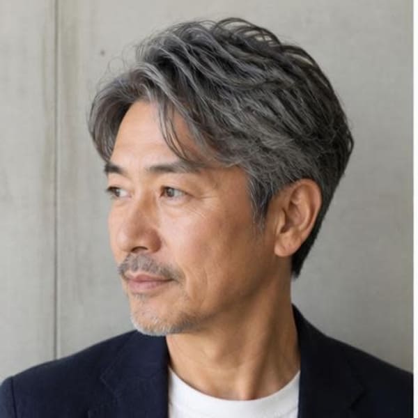 40代からの白髪を活かしたスタイル