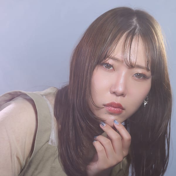 Aqua Haze大人女性の透明感カラー艶ストレート
