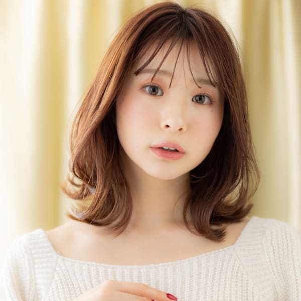 フレンチバングミルクティーブロンドクラゲカット30代40代