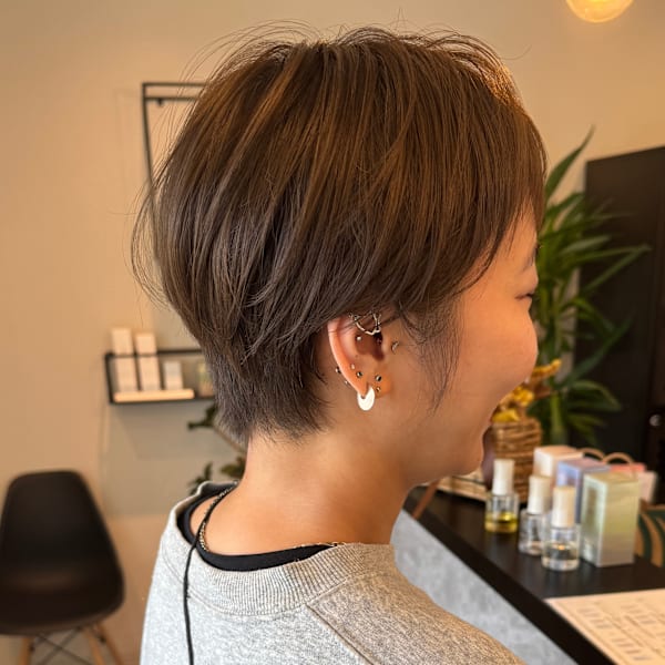 丸みショートカット丸みショートボブスタイルくびれショートヘア