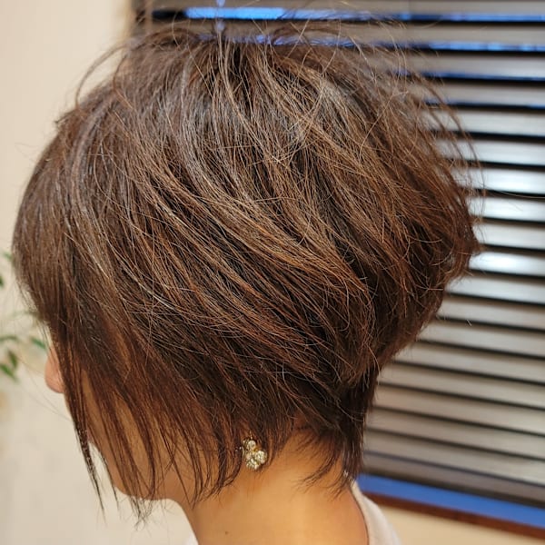 京都　くせ毛をドライカットでアシンメトリーのショートボブ|hair Qril