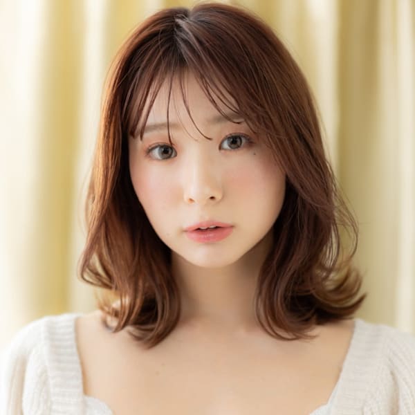 フレンチバングミルクティーブロンドクラゲカット30代40代