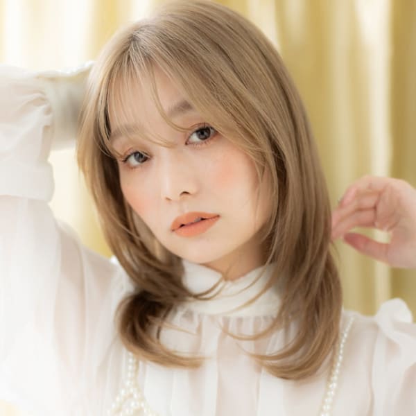ハイトーンカラー金髪ブロンドクラゲウルフカット20代30代