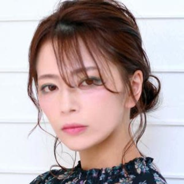 大人可愛いまとめ髪アレンジ
